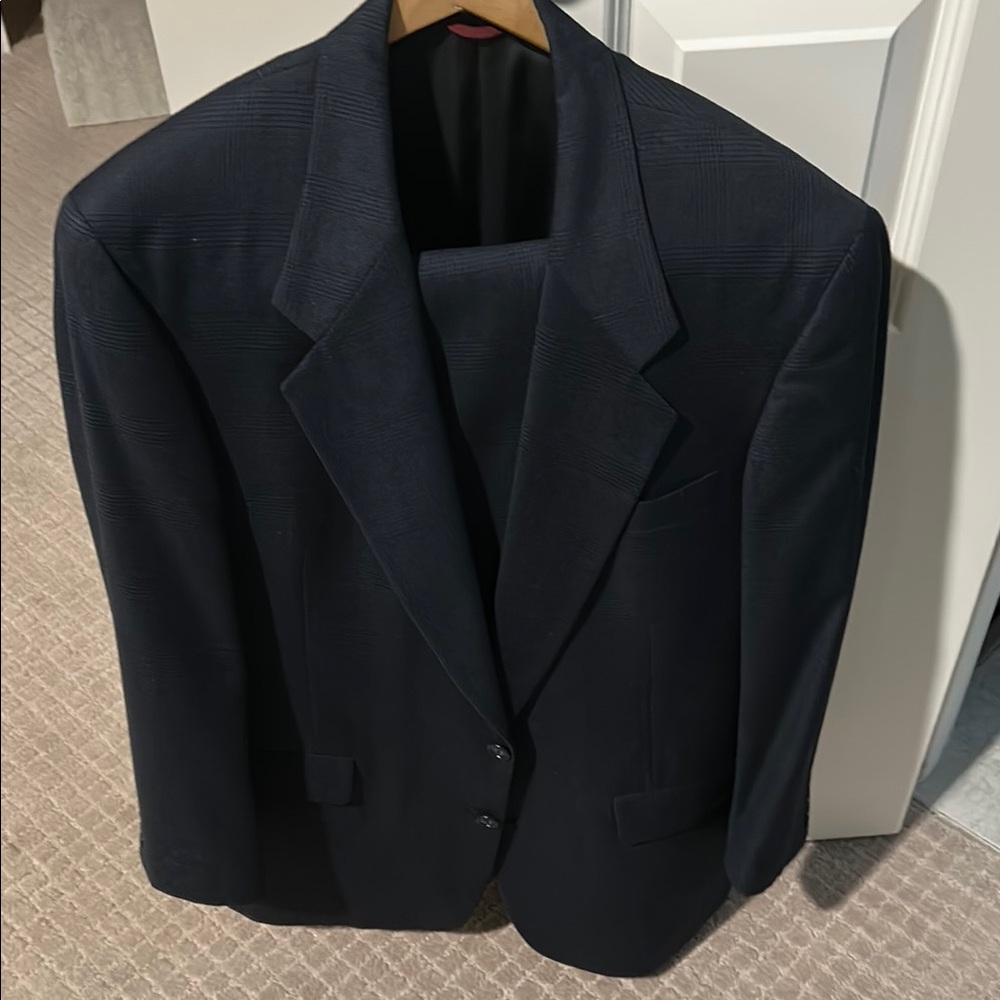 Men's Tailored Dark Navy Two-Button Suit Jacket
